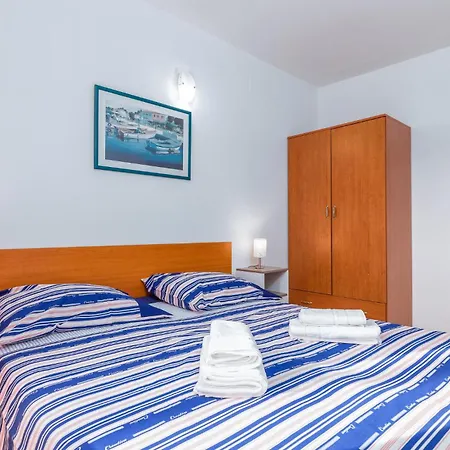 Apartman In With Wifi Pula