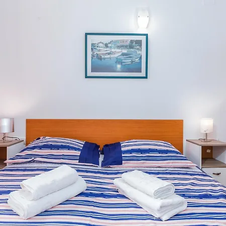 In With Wifi Apartman Pula